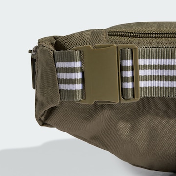 ADIDAS ORIGINALS Belt bag 'Adicolor' in Green