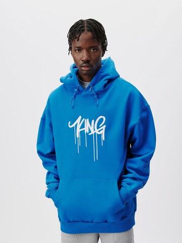 ABOUT YOU x Kingsley Coman Sweatshirt 'Liam' in Blauw: voorkant