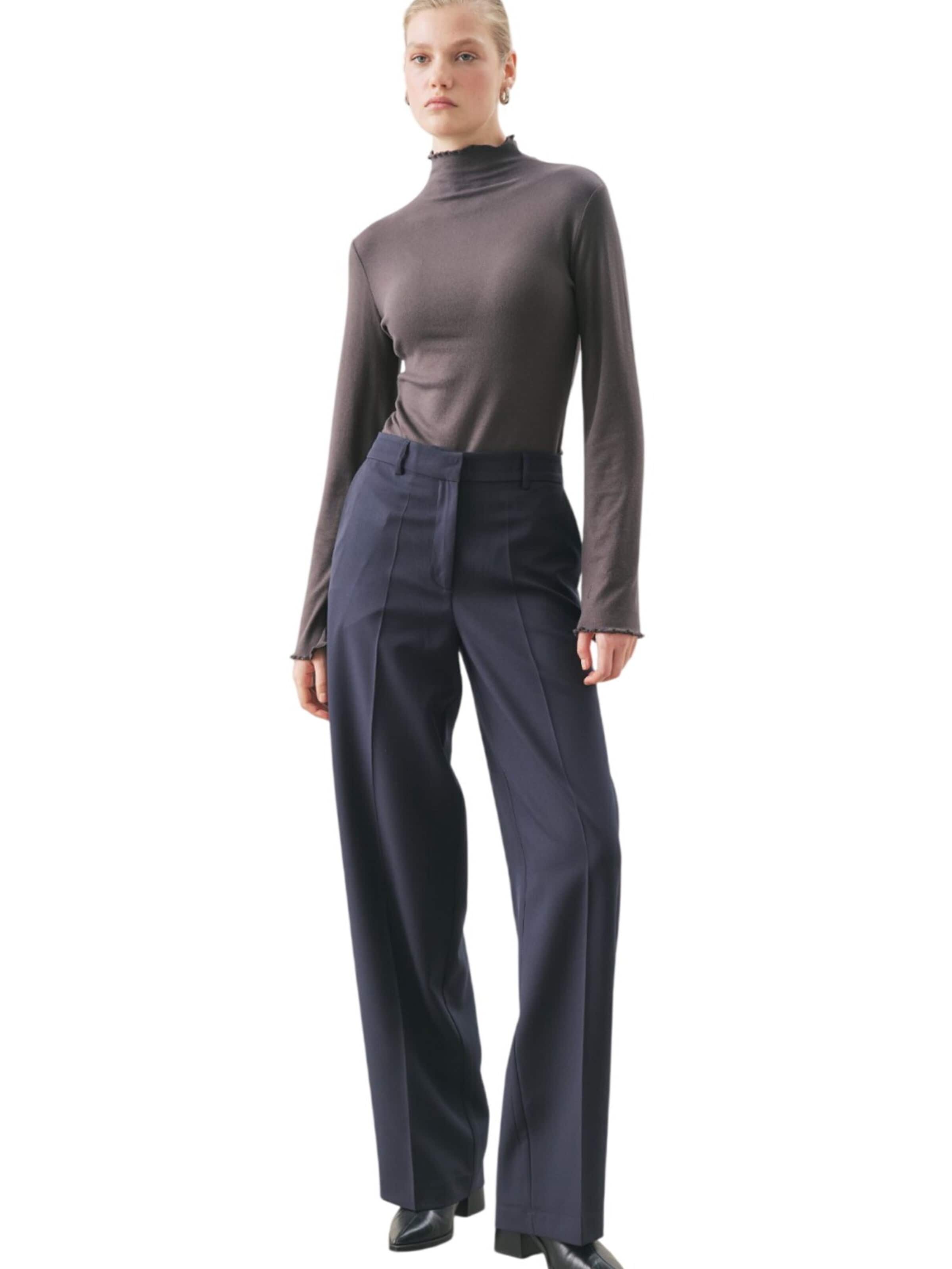 MANUKA Regular Trousers in Blue