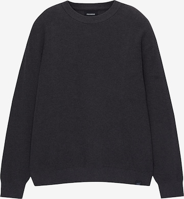 Pulover de la Pull&Bear pe gri: față