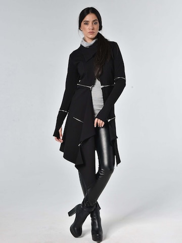 Metamorphoza Between-Seasons Coat in Black: front