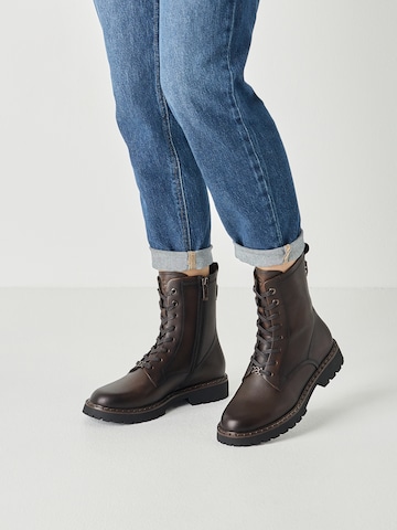Bottines à lacets Tamaris en marron : devant