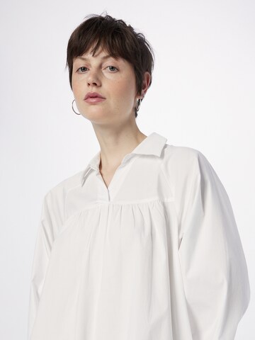 MSCH COPENHAGEN - Vestido camisero en blanco