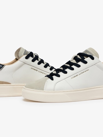 Sneaker bassa di Crime London in bianco