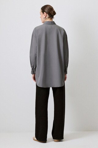 Touche Prive Bluse in Grau