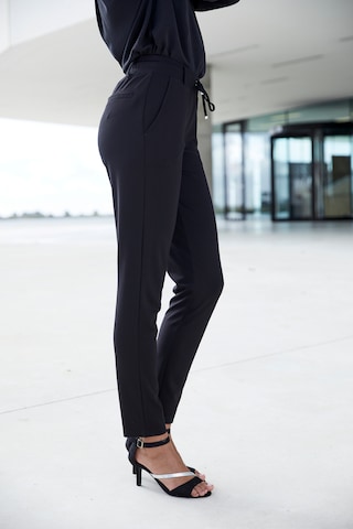 LASCANA - Tapered Pantalón en negro