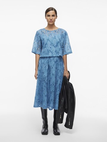 ROUGE EDIT Top in Blau
