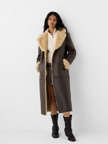 Manteau mi-saison Bershka en marron : devant