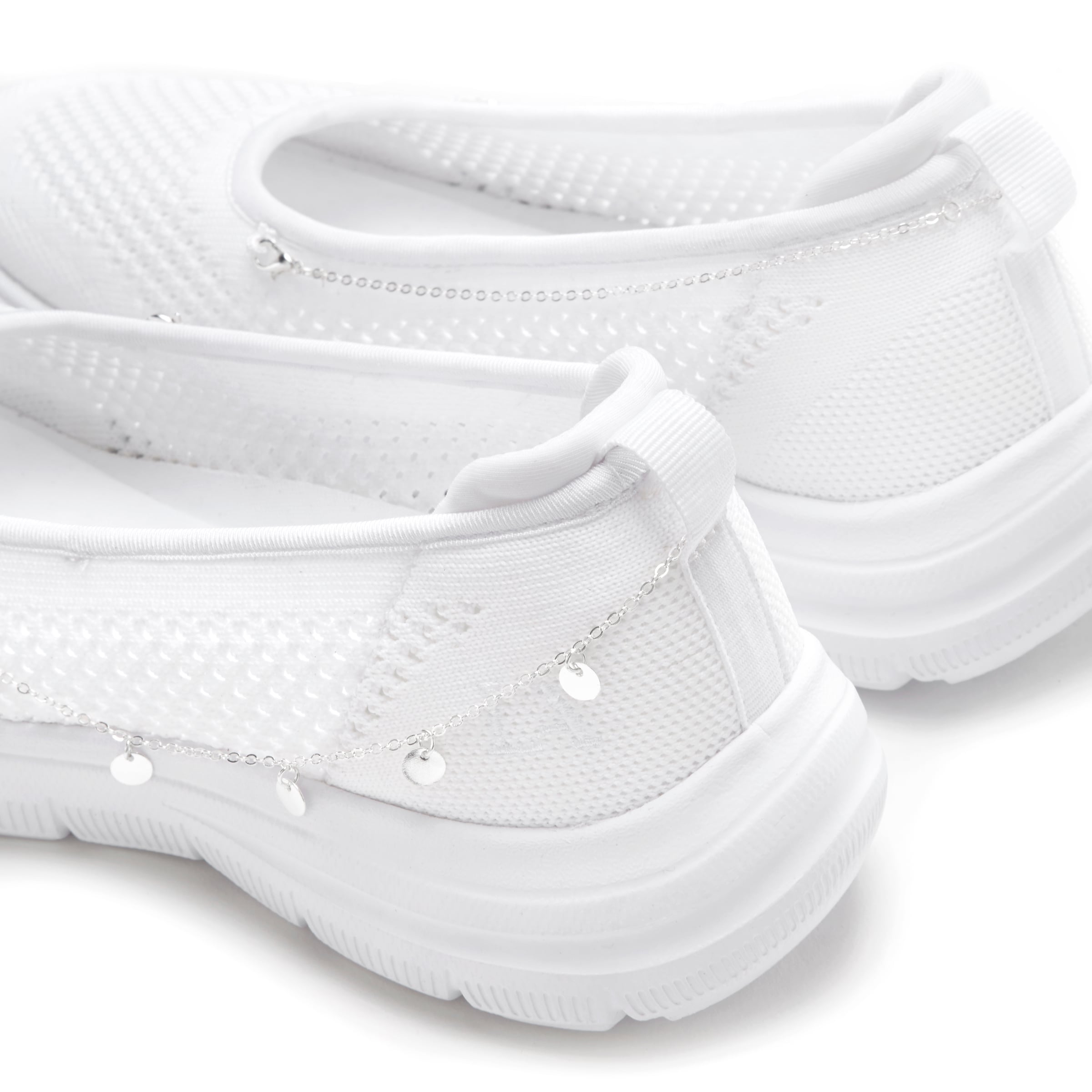 LASCANA - Bailarina en blanco