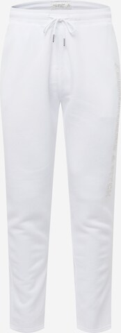 Abercrombie & Fitch Alt kitsenev Püksid, värv valge: eest vaates