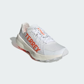 ADIDAS TERREX - Zapatos bajos 'Agravic Speed Trai' en blanco