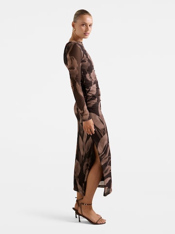 Rochie de seară 'Alannah' de la Forever New pe mai multe culori