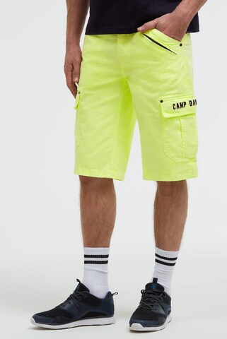 CAMP DAVID Regular Pants in Green: front