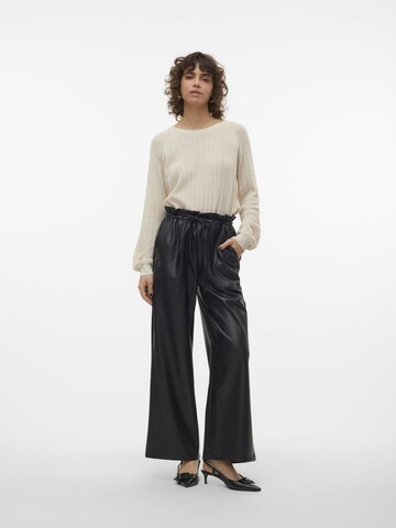 VERO MODA Wide leg Trousers 'PAULINA' in Black
