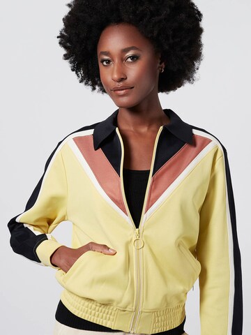 4funkyflavours Between-Season Jacket 'Lovin' Is Really My Game' in Yellow: front