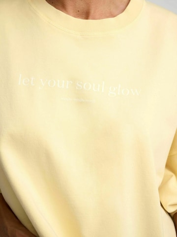moshi moshi mind Sweatshirt 'Mantra' in Geel