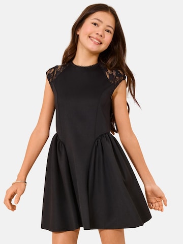 Robe Lipsy en noir : devant