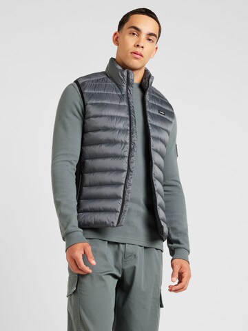 Calvin Klein Жилетка в Серый: спереди