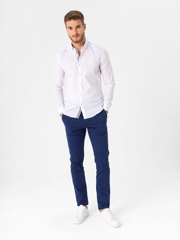 Moxx Paris Regular fit Button Up Shirt in White