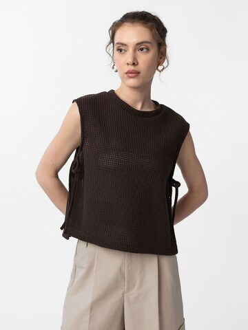 Antioch Top 'Patrizia' in Bruin: voorkant