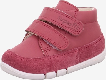 SUPERFIT - Sapato baixo 'FLEXY' em rosa: frente