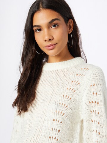 VILA Sweater 'Chai' in White