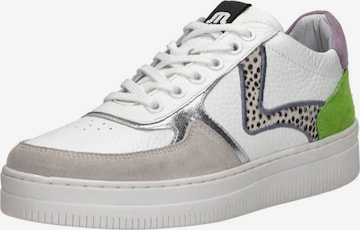 MARUTI Sneakers laag 'Momo' in Wit: voorkant
