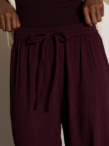 Apricot Wide leg Pants ' ' in Red