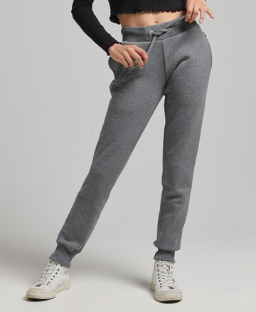 Superdry Tapered Broek in Grijs: voorkant