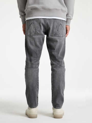 Regular Jean 'Helyx Night' CHASIN' en gris