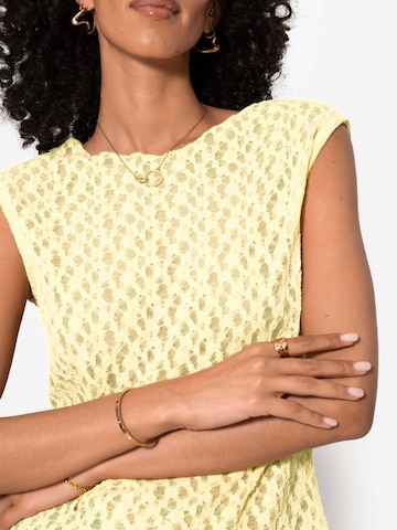 SASSYCLASSY Top in Yellow