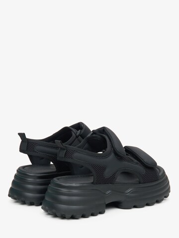 ES8 Sandals '5010-01' in Black