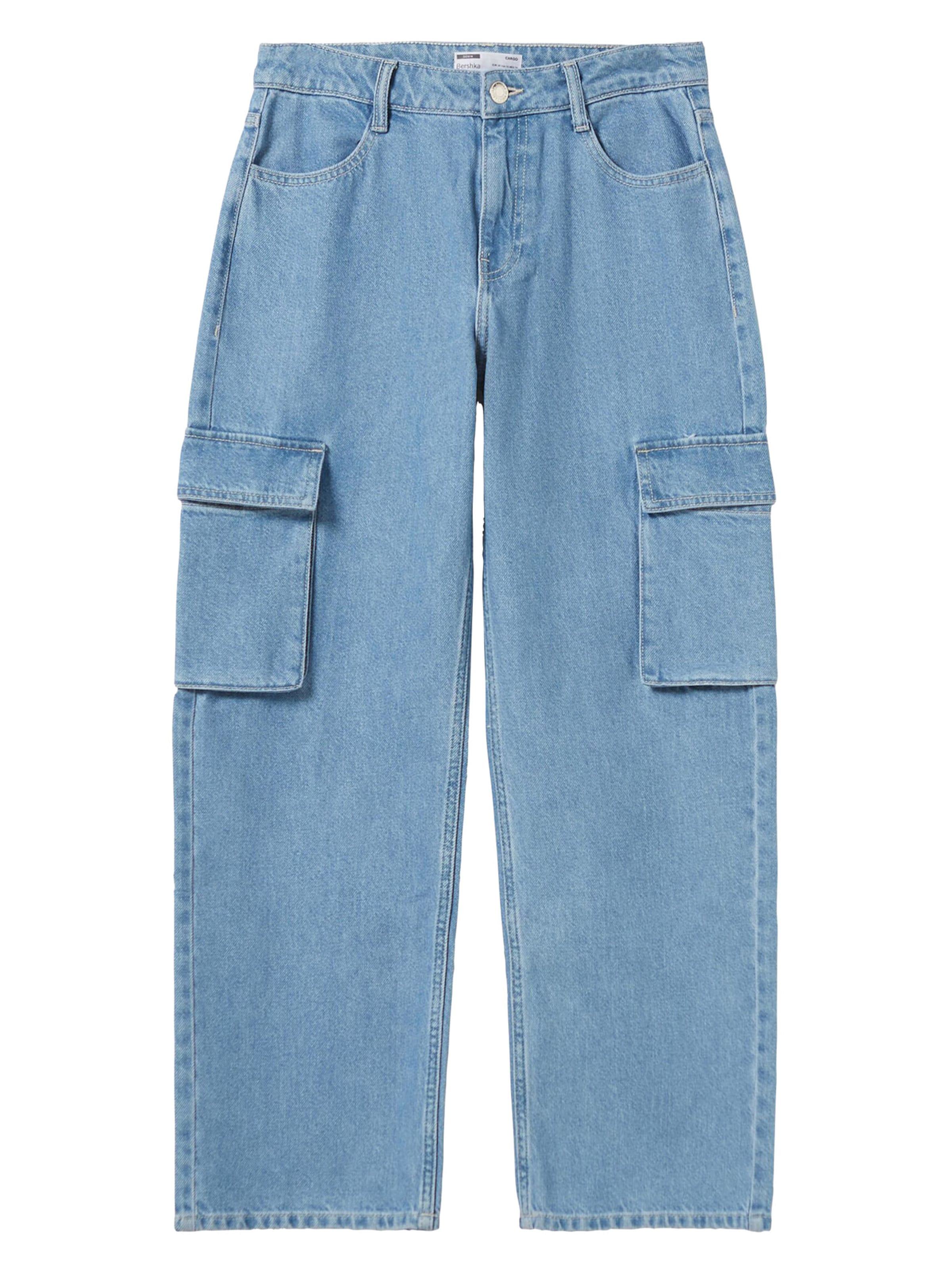 Bershka Loose fit Cargo jeans in Blue: front