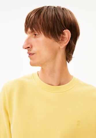 ARMEDANGELS Sweatshirt 'BAARO' in Yellow: side
