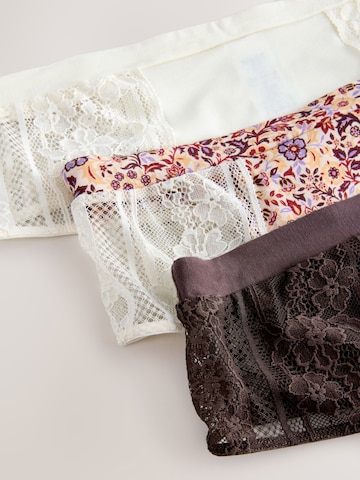 String Next en beige