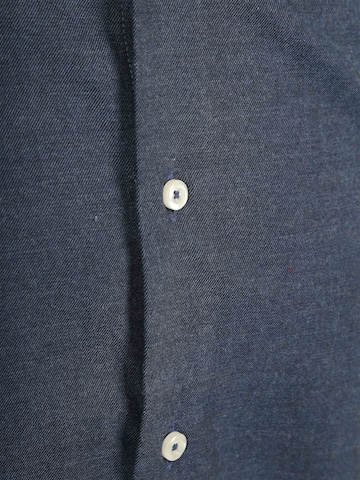 Steppin' out Slim fit Button Up Shirt in Blue