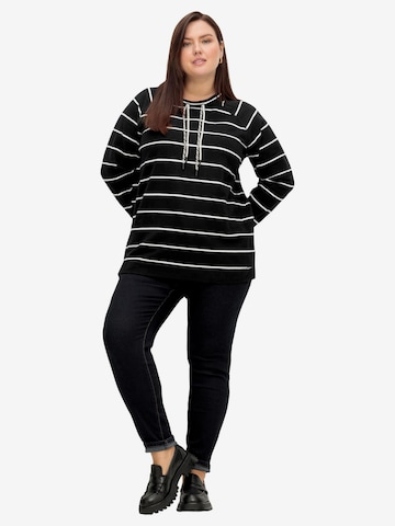 SHEEGO Sweatshirt in Schwarz