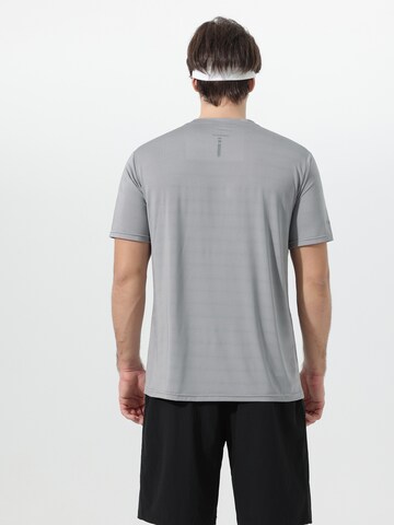 YOUTHUP Performance Shirt 'Kühlschicht' in Grey