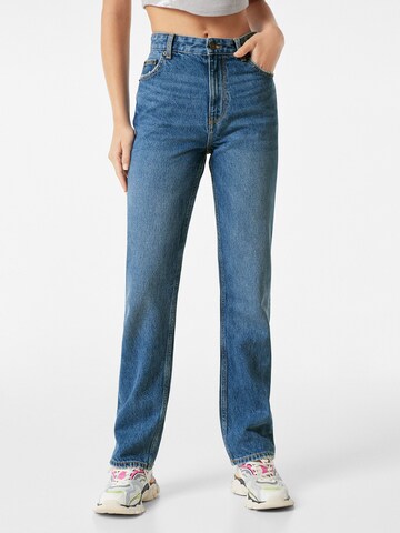 Bershka Regular Jeans in Blue: front