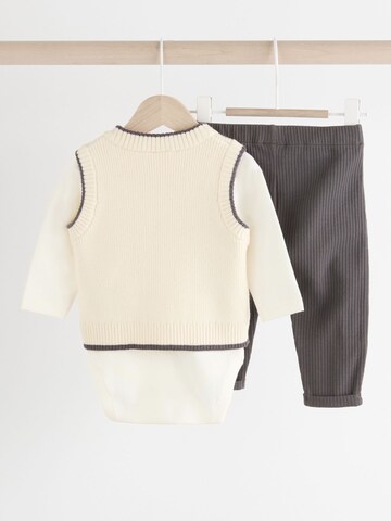 Next - Conjunto en blanco