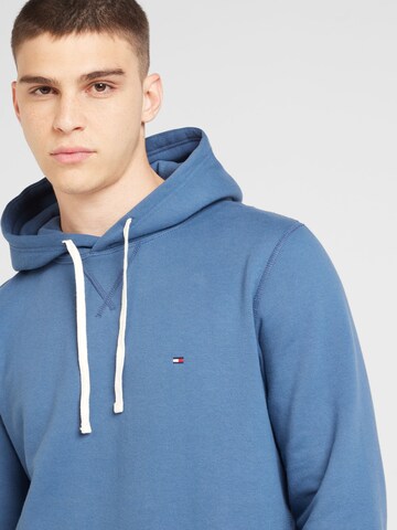 TOMMY HILFIGER Bluzka sportowa 'ESSENTIAL' w kolorze niebieski