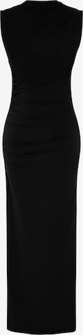 Rochie de la Trendyol pe negru: față