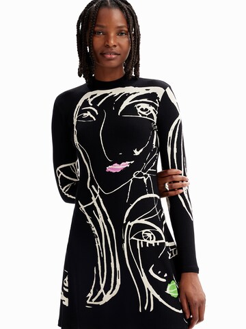 Rochie de la Desigual pe negru