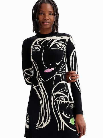 Rochie de la Desigual pe negru