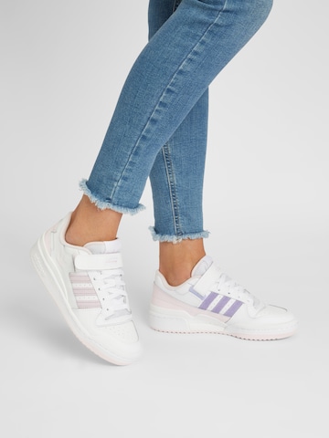 ADIDAS ORIGINALS Platform trainers 'Forum' in White: front