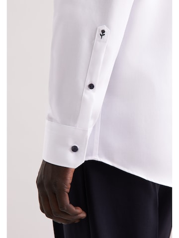 Coupe regular Chemise business SEIDENSTICKER en blanc
