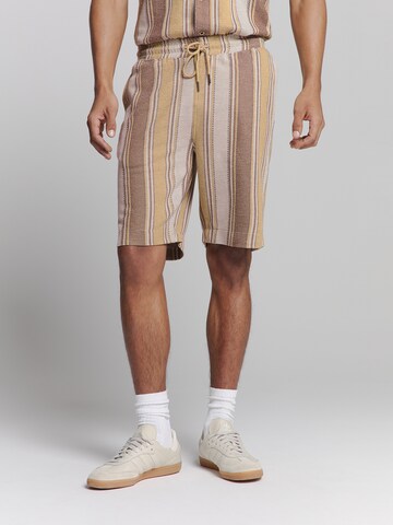 No Excess Regular Pants in Yellow: front