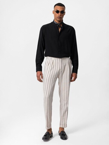 Antioch - Ajuste regular Camisa en negro