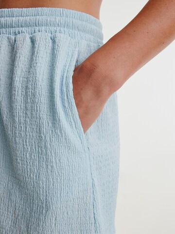 EDITED Normalny krój Spodnie 'Theres' w kolorze niebieski
