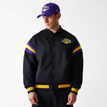 NEW ERA Jacke 'La Lakers' in Schwarz: Vorderseite